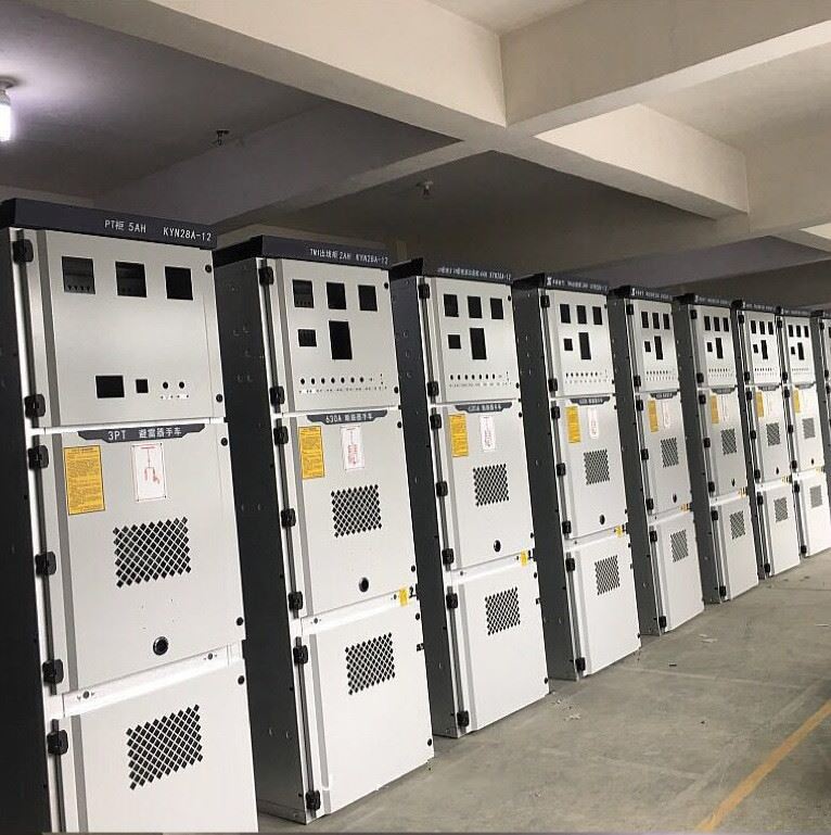 Power switchgear and controlgear